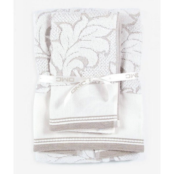2 Towel Set with Floral Design by DMC