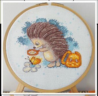 Hedgehog by Artmishka