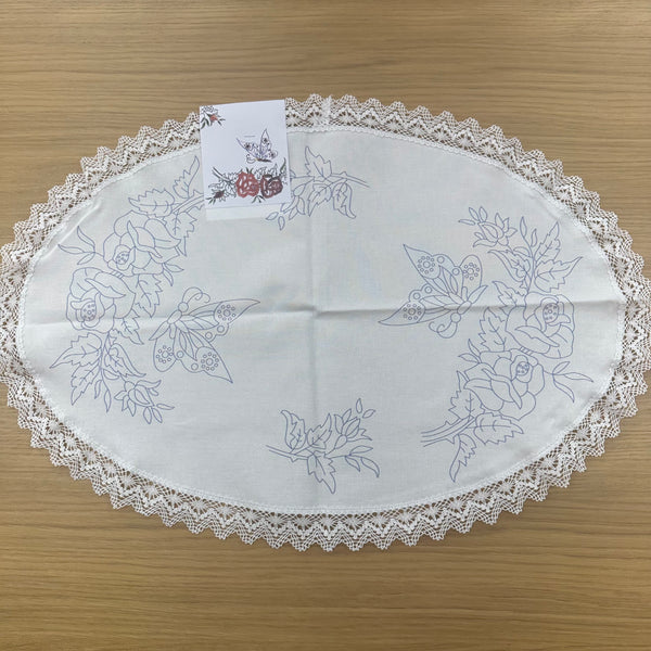 Doily Stamped Embroidery Oval 8003 by Margot Creations de Paris