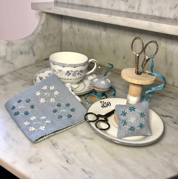 Wedgwood Needlecase Embroidery Kit by Au Ver A Soie