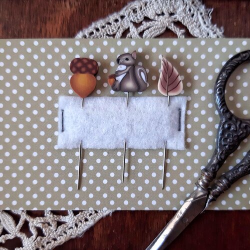 Squirrel Pins by PuntiniPuntini