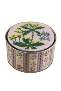 Sajou Round Tin Cross Stitch Kit - Dyer's Madder Round Box