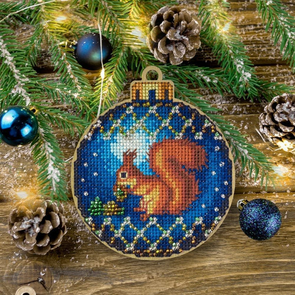 Squirrel Bauble Christmas Decoration Kit FLW-018 by Wonderland Crafts