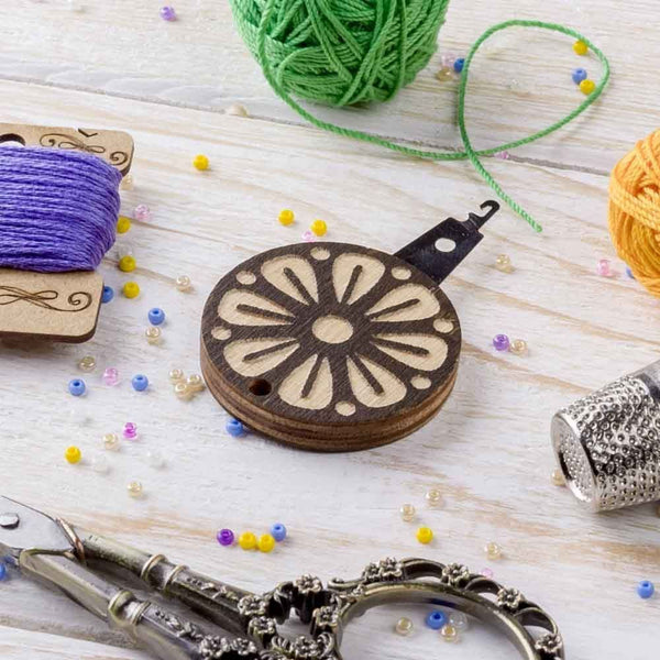 Needle Threader FLNT-010 by Wonderland Crafts