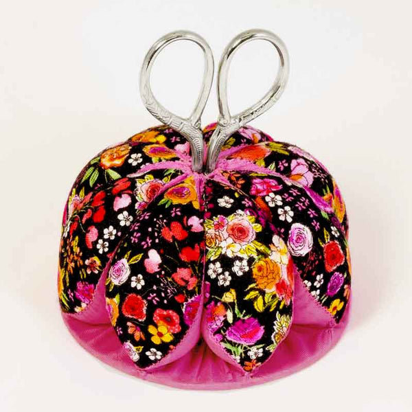 Pin Cushion and Scissors by Dritz Z00268-22