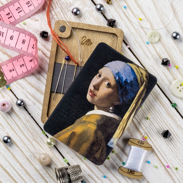 Girl with a Pearl Earring Magnetic Needle Case FLZB(N)-077 by Wonderland Crafts
