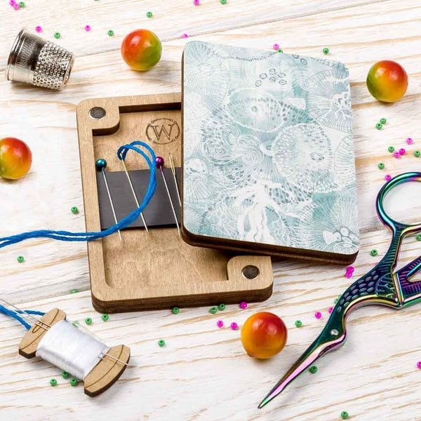 Organic Print Magnetic Needle Case FLZB(N)-121 by Wonderland Crafts