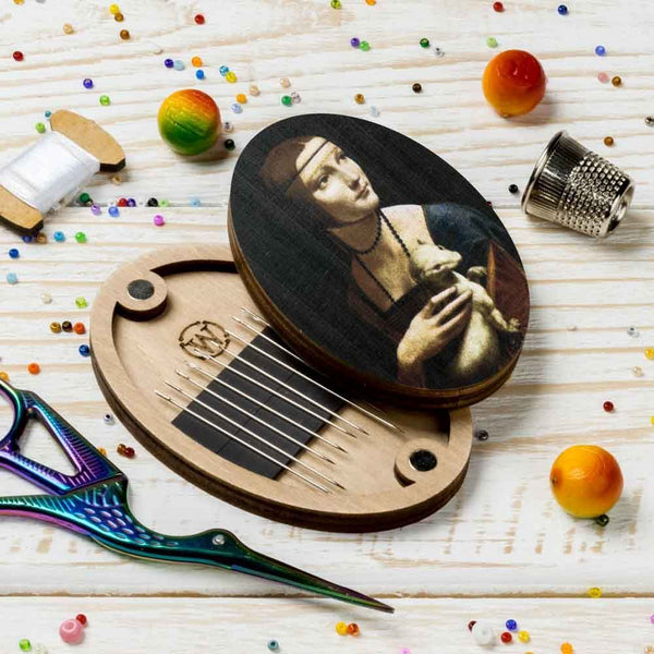 Lady with an Ermine Oval Magnetic Needle Case FLZB(N)-150 by Wonderland Crafts
