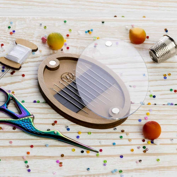 Clear Front Oval Magnetic Needle Case FLZB(N)-179 by Wonderland Crafts